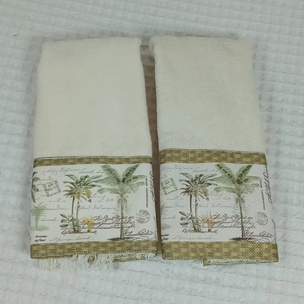 2 Avanti Colony Palm Cotton Fingertip Towels Ivory/Green Embellished Beading